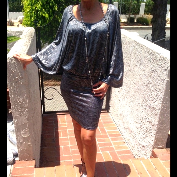 🎉H.P🎉SILVER ANIMAL PRINT DRESS - Picture 1 of 2